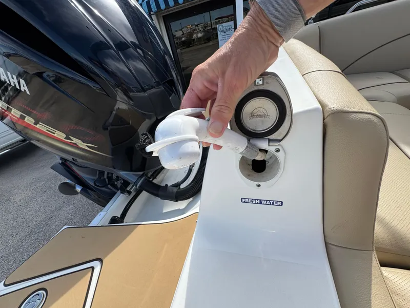 Slide: The Image of NauticStar 223DC 2020 - 16