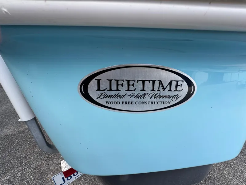 Slide: The Image of NauticStar 223DC 2020 - 18