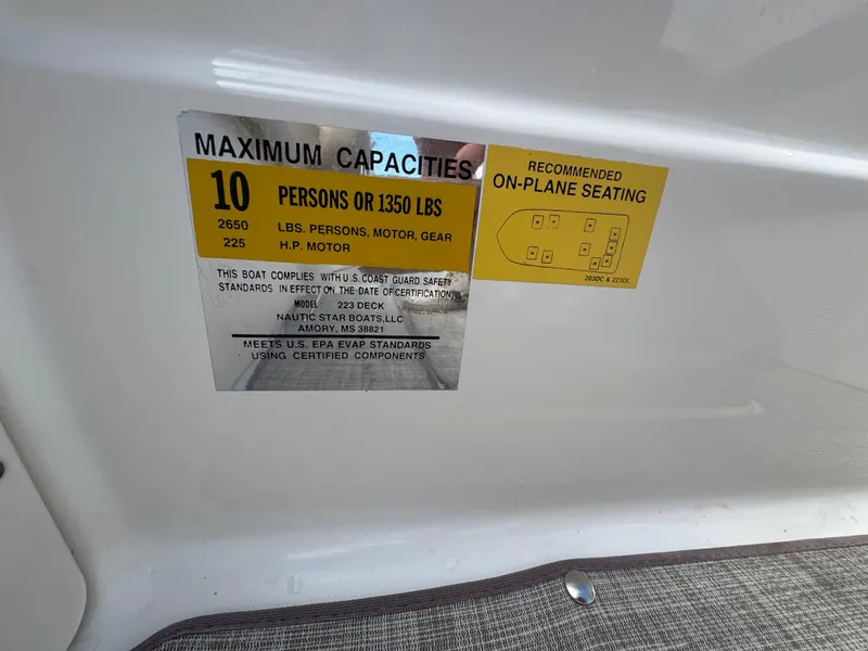 Slide: The Image of NauticStar 223DC 2020 - 20