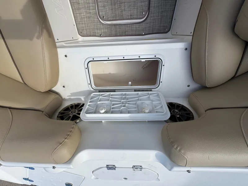 Slide: The Image of NauticStar 223DC 2020 - 23