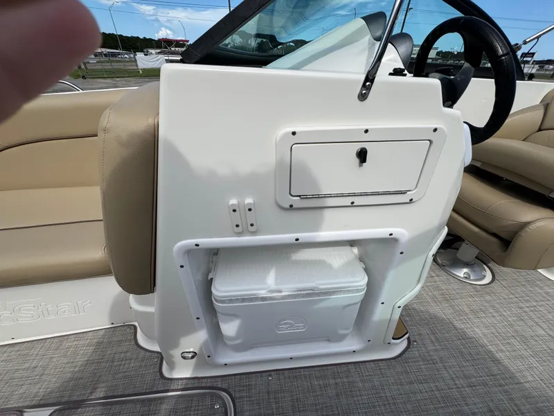 Slide: The Image of NauticStar 223DC 2020 - 25