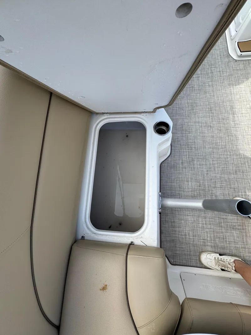 Slide: The Image of NauticStar 223DC 2020 - 6