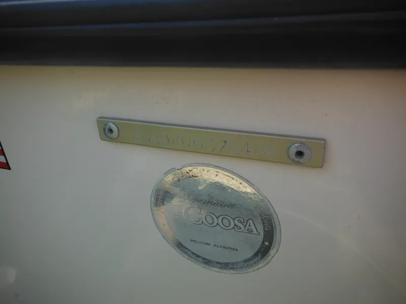 Slide: The Image of 2004 Sea Hunt 202 TRITON boat with Coosa composite material label. - 5