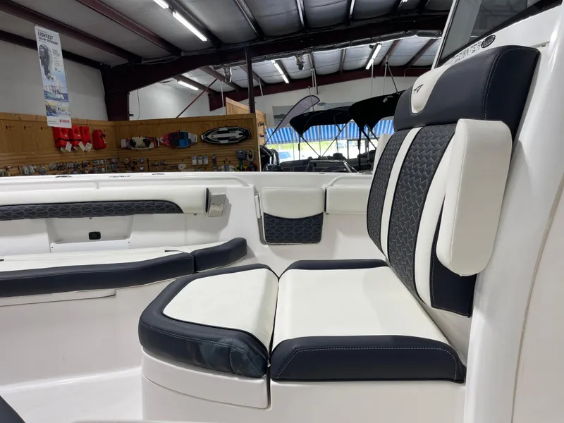 Slide: The Image of Tidewater 256CC 2025 - 37