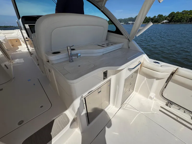 Slide: The Image of Grady-White Freedom 375 2021 - 76