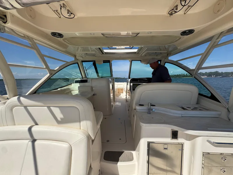 Slide: The Image of Grady-White Freedom 375 2021 - 79