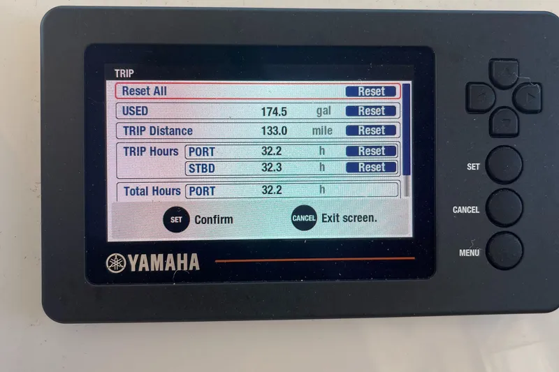 Slide: The Image of Yamaha display showing trip data for Parker 2530 Extended Sport Cabin, 2020 model. - 11