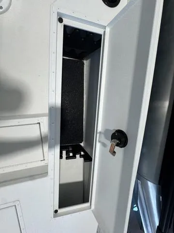 Slide: The Image of G3 Bay 21 GX 2025 - 12