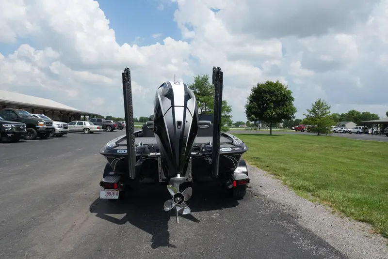 Slide: The Image of Phoenix Bass Boat 921 ELITE 2025 - 11