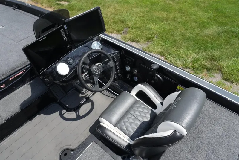 Slide: The Image of Phoenix Bass Boat 921 ELITE 2025 - 14