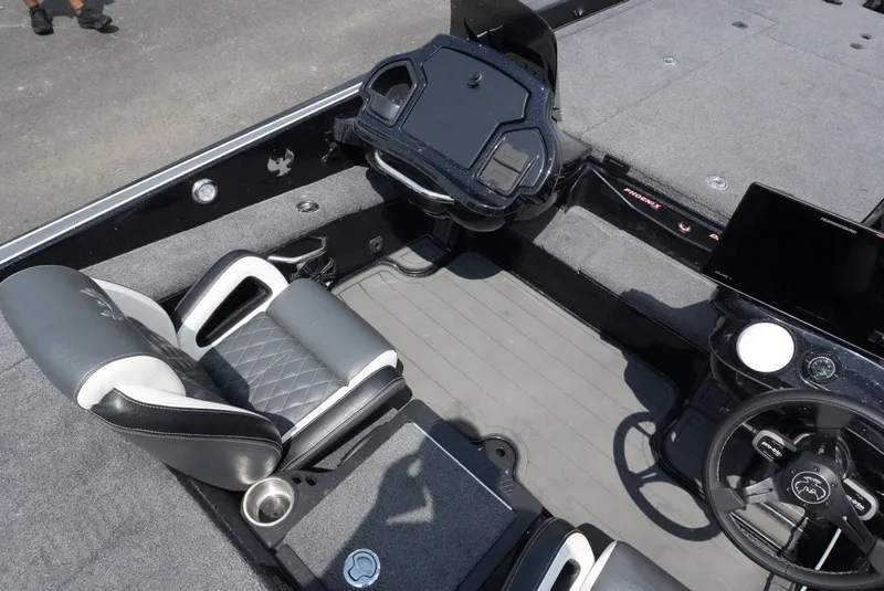 Slide: The Image of Phoenix Bass Boat 921 ELITE 2025 - 15