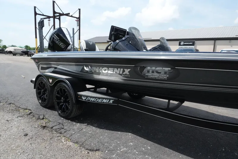 Slide: The Image of Phoenix Bass Boat 921 ELITE 2025 - 3