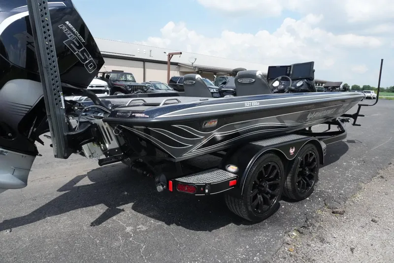 Slide: The Image of Phoenix Bass Boat 921 ELITE 2025 - 4