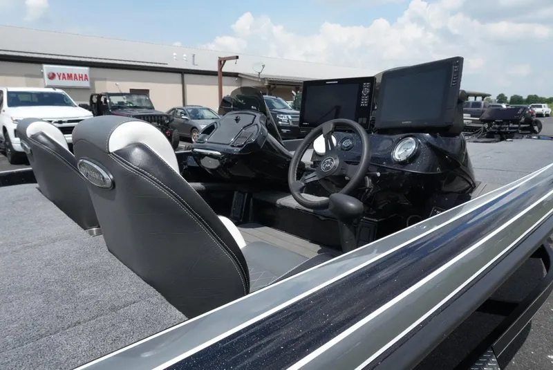 Slide: The Image of Phoenix Bass Boat 921 ELITE 2025 - 7