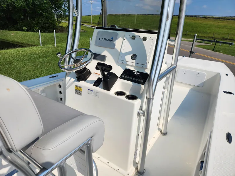 Slide: The Image of Bay Rider 2260 Skiff 2021 - 8