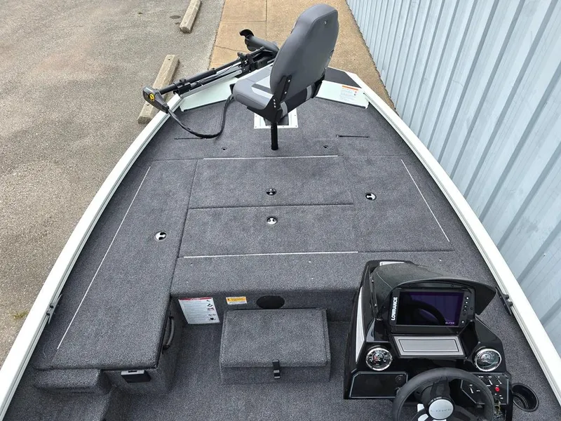 Slide: The Image of Large bow (all aluminum) casting deck. Step box for easy access. - 3