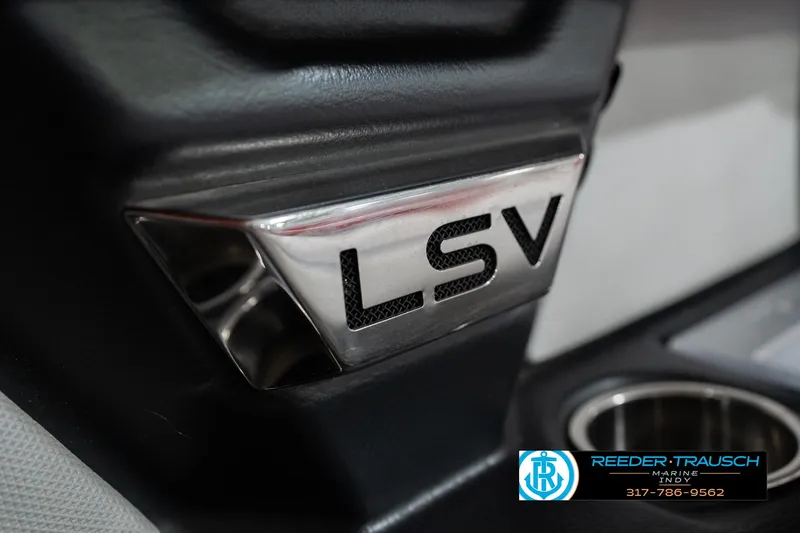 Slide: The Image of Malibu Wakesetter 25 LSV 2017 - 52