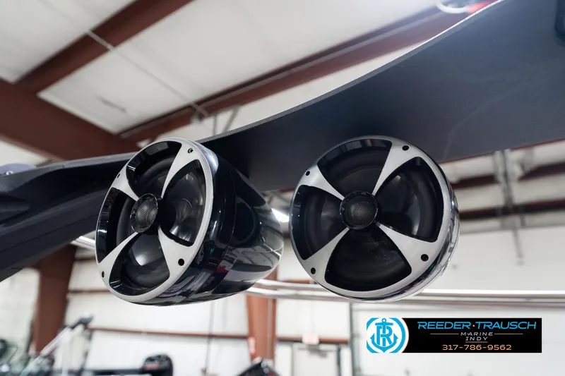 Slide: The Image of Malibu Wakesetter 25 LSV 2017 - 57