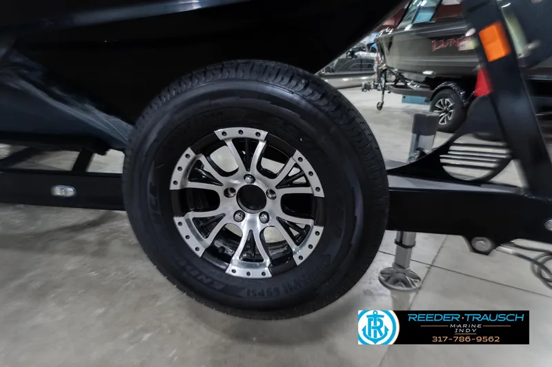 Slide: The Image of Malibu Wakesetter 25 LSV 2017 - 69