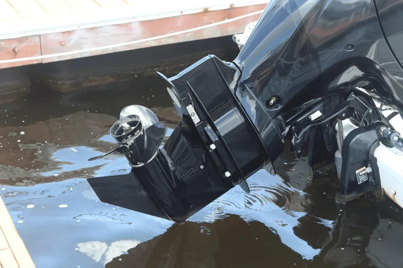 Slide: The Image of Sea Ray SPX 190 Outboard 2021 - 25