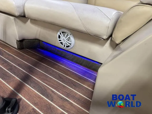 Slide: The Image of Misty Harbor SU 2385 Pontoon 2014 - 13