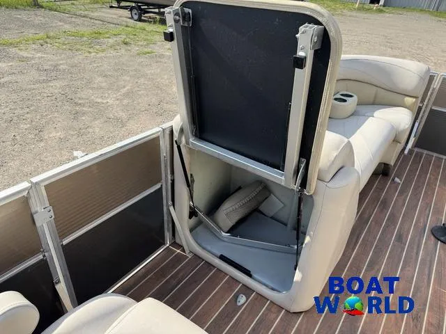 Slide: The Image of Misty Harbor SU 2385 Pontoon 2014 - 30