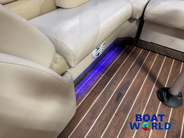 Slide: The Image of Misty Harbor SU 2385 Pontoon 2014 - 38