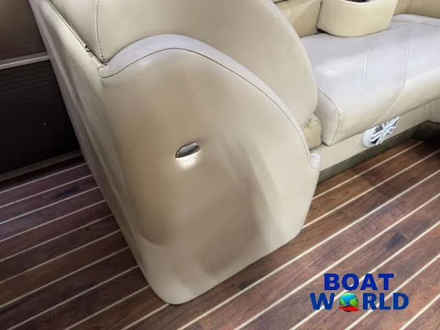 Slide: The Image of Misty Harbor SU 2385 Pontoon 2014 - 39