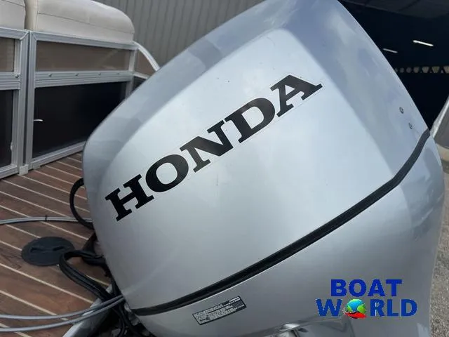 Slide: The Image of Misty Harbor SU 2385 Pontoon 2014 - 54