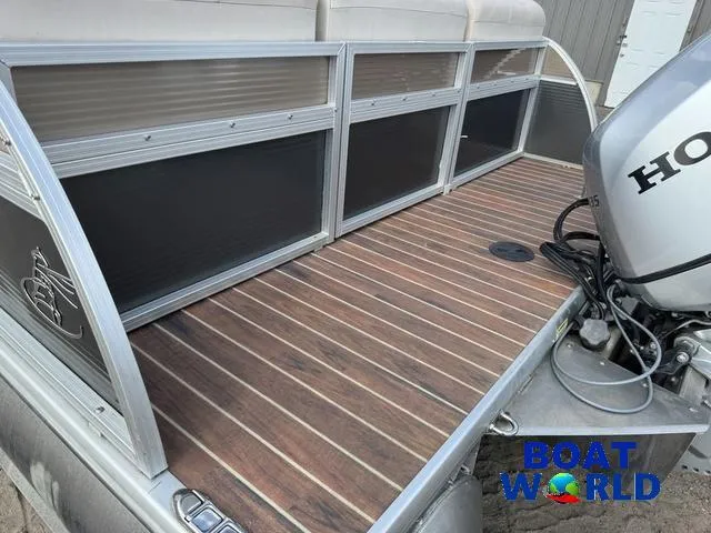 Slide: The Image of Misty Harbor SU 2385 Pontoon 2014 - 59