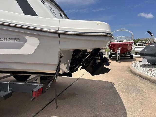 Slide: The Image of Bayliner VR6 Bowrider 2021 - 3