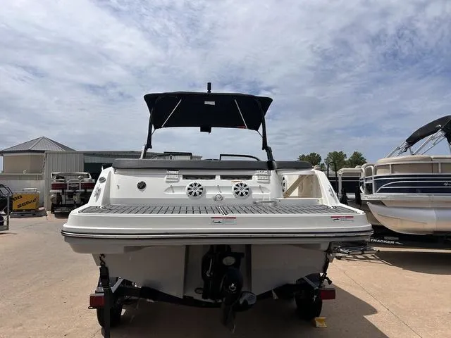 Slide: The Image of Bayliner VR6 Bowrider 2021 - 5