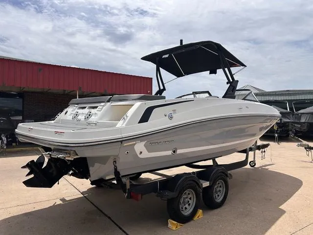Slide: The Image of Bayliner VR6 Bowrider 2021 - 6