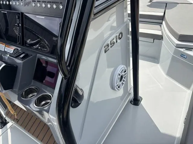 Slide: The Image of Ranger 2510 Bay 2023 - 11