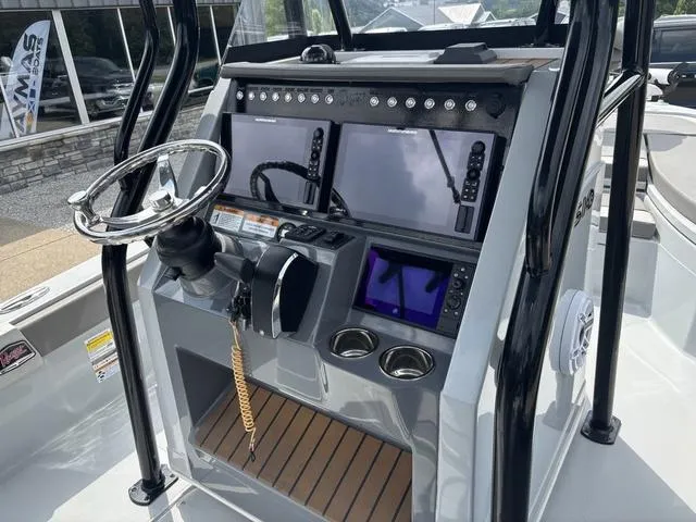 Slide: The Image of Ranger 2510 Bay 2023 - 5