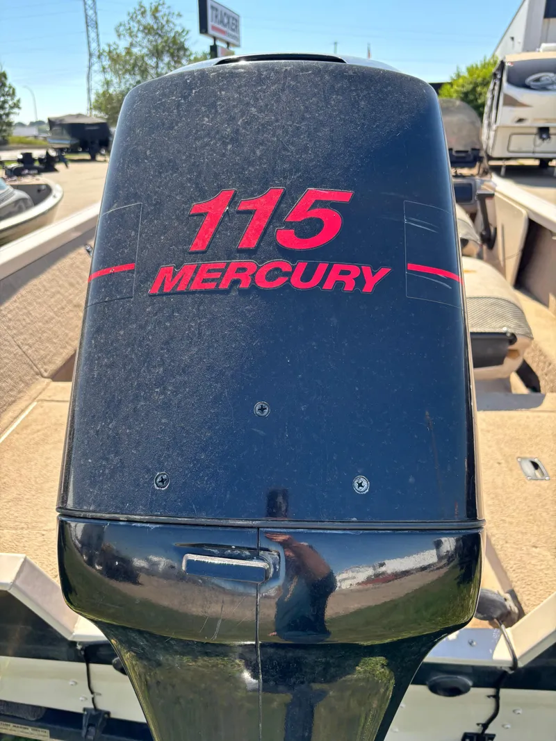 Slide: The Image of Crestliner 1700 Superhawk 2000 - 5