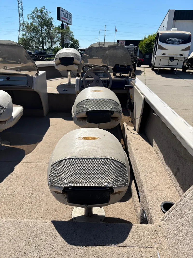 Slide: The Image of Crestliner 1700 Superhawk 2000 - 6