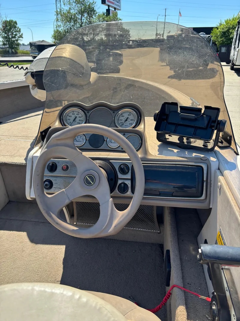 Slide: The Image of Crestliner 1700 Superhawk 2000 - 8