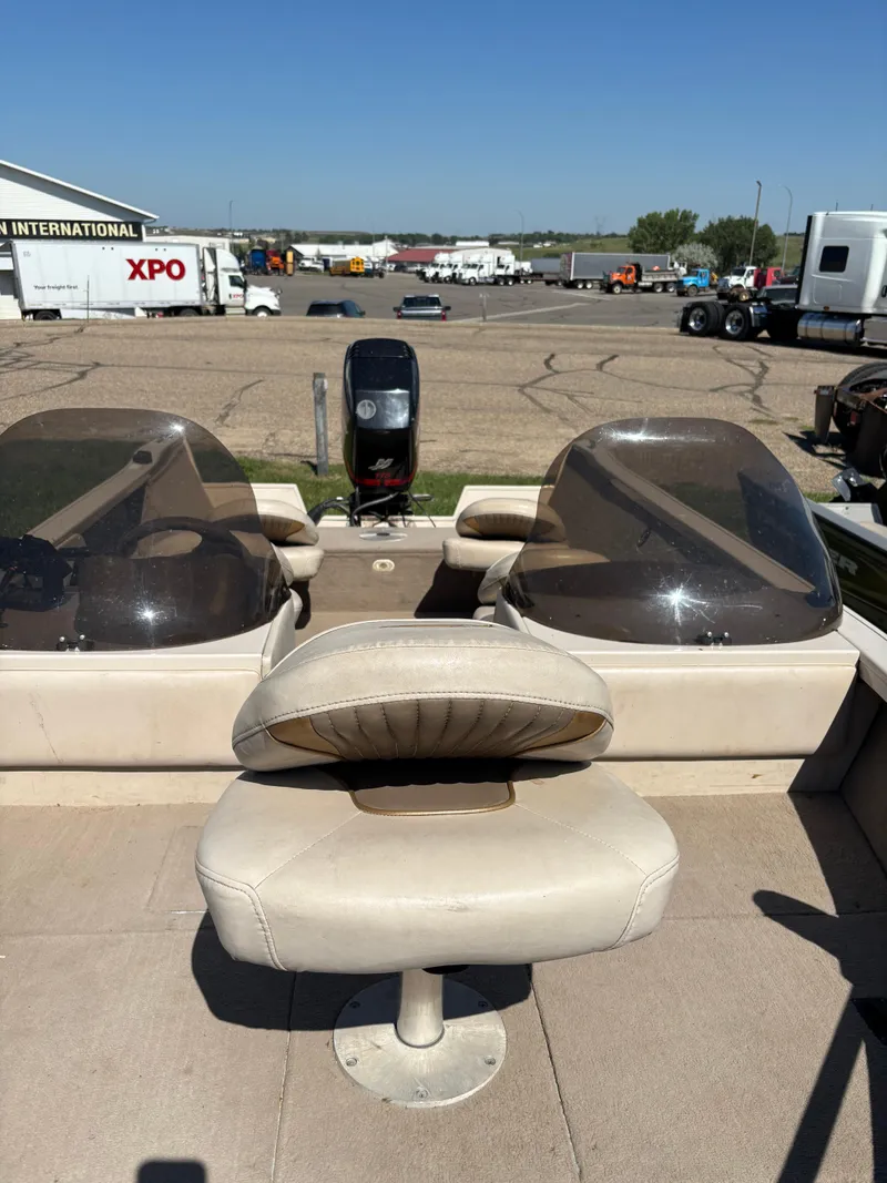 Slide: The Image of Crestliner 1700 Superhawk 2000 - 9