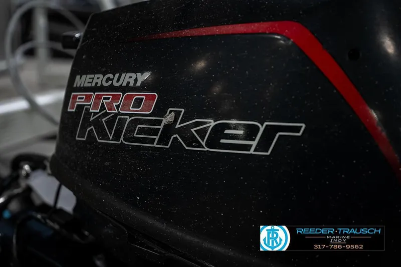 Slide: The Image of Mercury Pro Kicker engine on a 2018 Bennington 20 SSRX boat. - 40