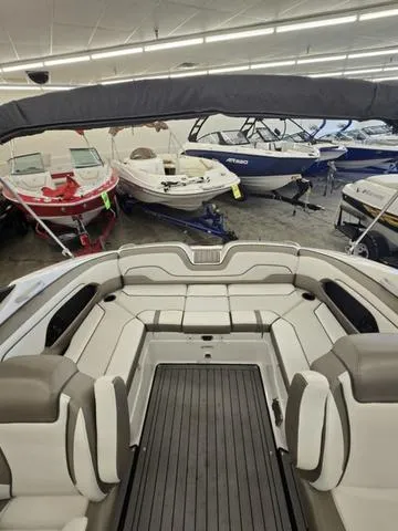 Slide: The Image of Yamaha 212 Limited 2018 - 9