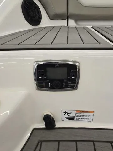 Slide: The Image of Yamaha 212 Limited 2018 - 3