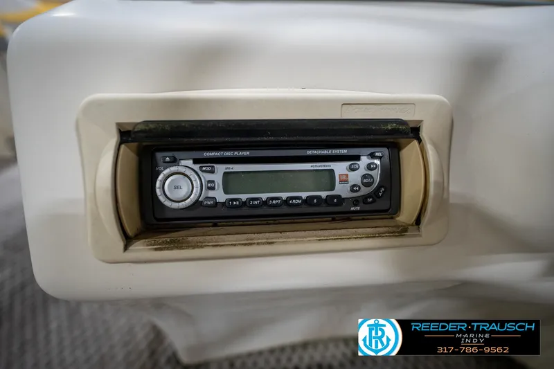 Slide: The Image of 2005 Bennington 2050 boat stereo system with compact disc player. - 33