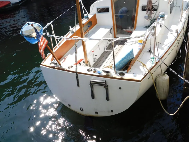 Slide: The Image of Islander 30 MK II - Cockpit - 11