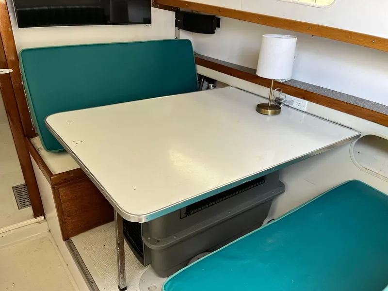 Slide: The Image of Islander 30 MK II - Saloon Table - 6