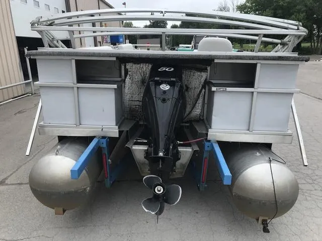 Slide: The Image of Crest 25 SUNDECK 1992 - 4