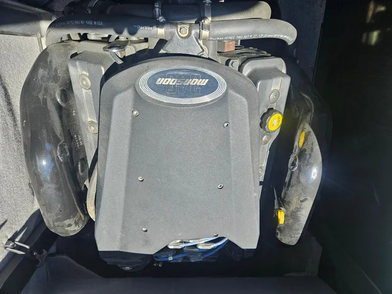 Slide: The Image of Malibu Wakesetter 23 XTi 2005 - 12