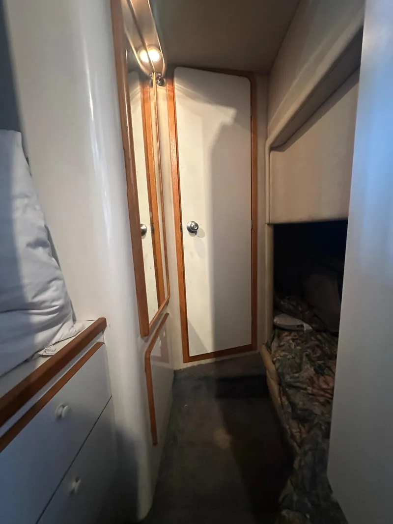 Slide: The Image of Sea Ray 440 Express Bridge 1996 - 52