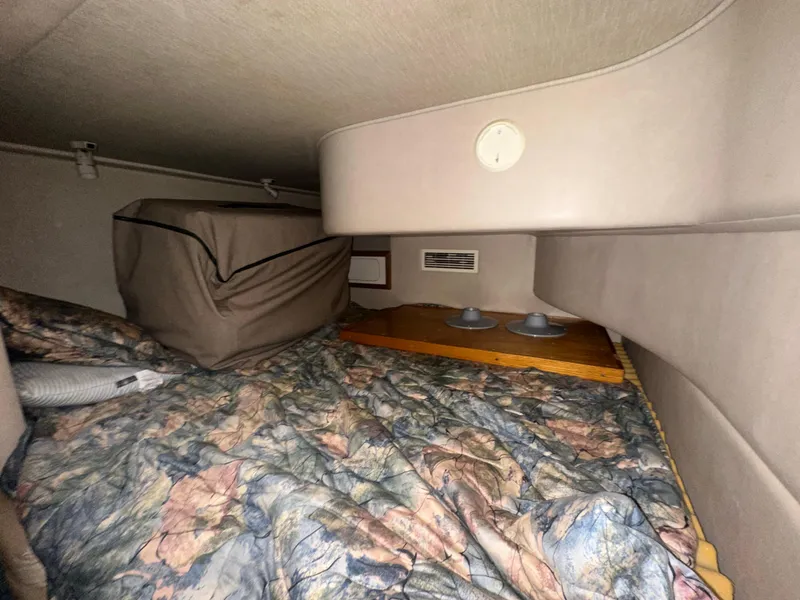 Slide: The Image of Sea Ray 440 Express Bridge 1996 - 53