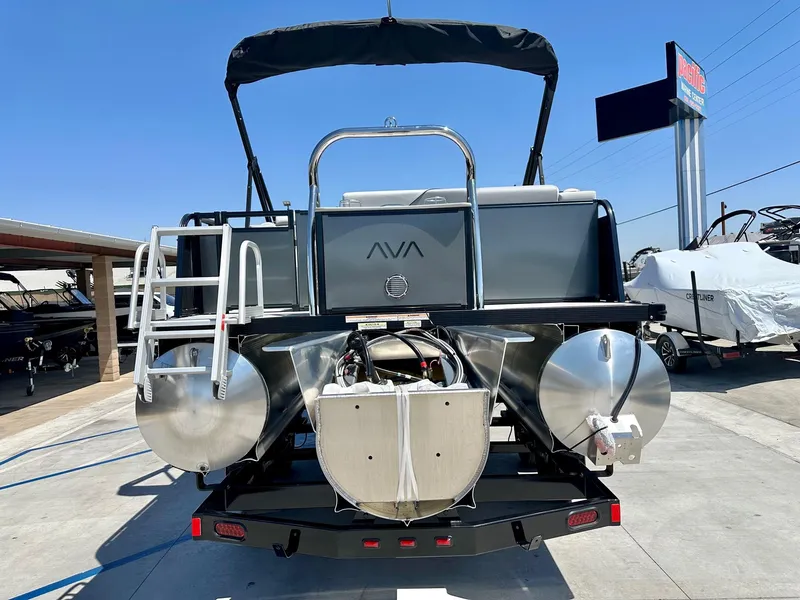 Slide: The Image of Avalon Venture 85 - 23 FT Elite Windshield w/ 150HP Mercury 2025 - 5